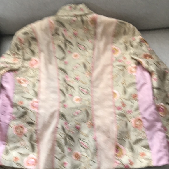 Beautiful silk blazer with flower embroidery - Picture 5 of 5